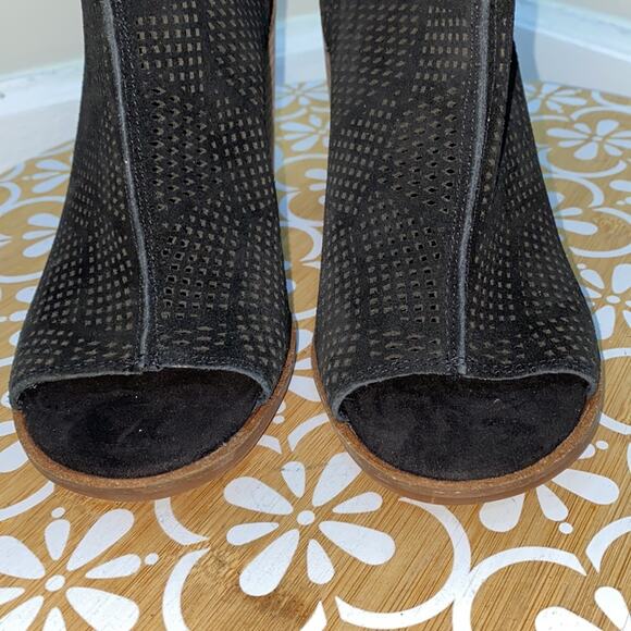 NWT Lucky Brand black nubuck Vacob open toe perforated bootie, 7.5 - Picture 10 of 14